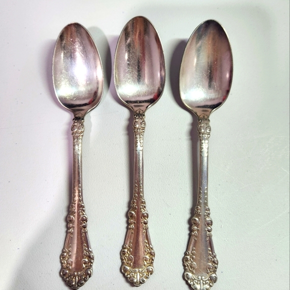 1847 Rogers Brothers spoons, 3 teaspoons - Picture 1 of 2